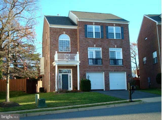 Property Photo: 2341 Brittany Parc Drive VA 22043