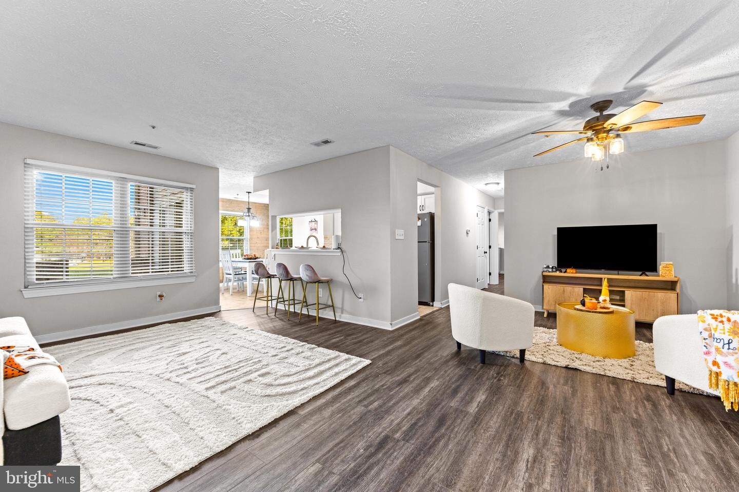 Property Photo: 1713 Landmark Drive 1L MD 21050