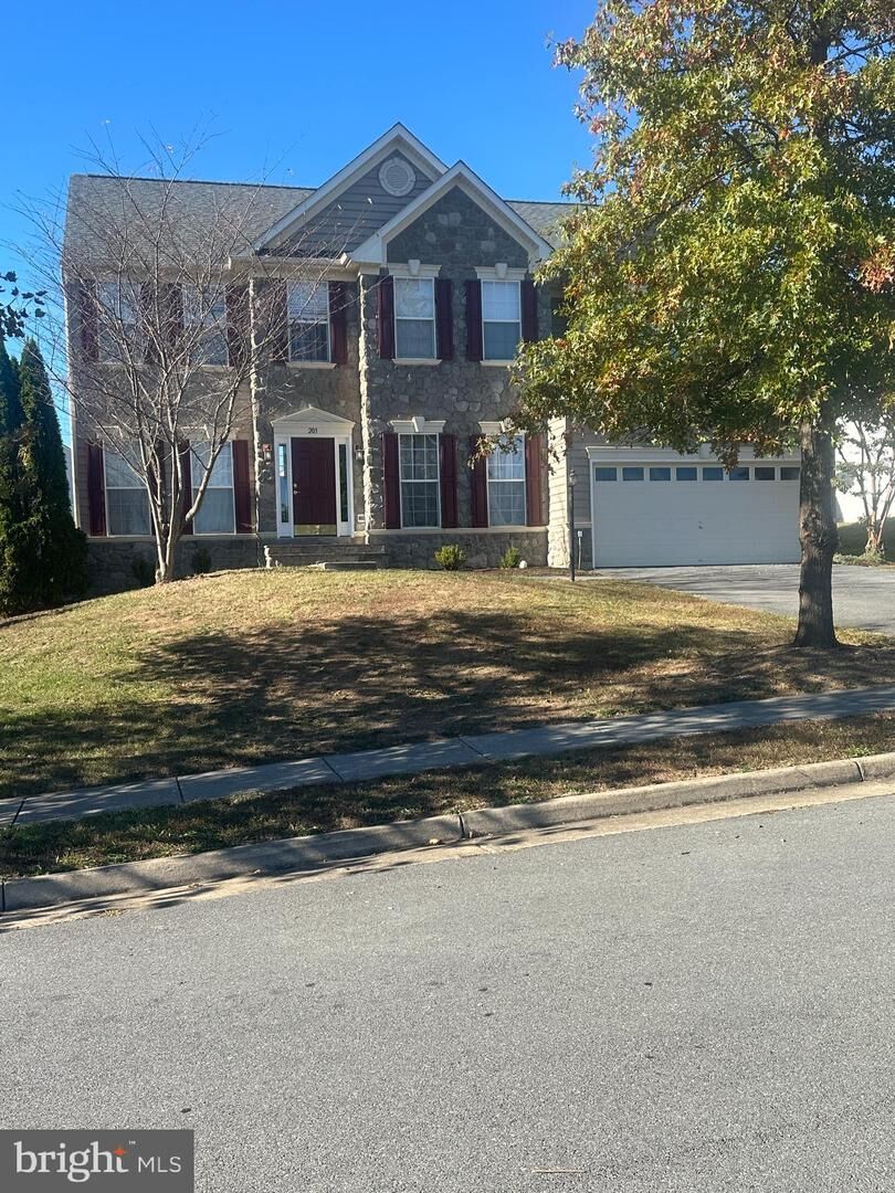 Property Photo: 203 Lynnehaven Drive VA 22602