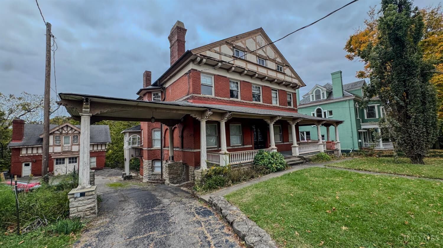 Property Photo:  2304 Upland Place  OH 45206 