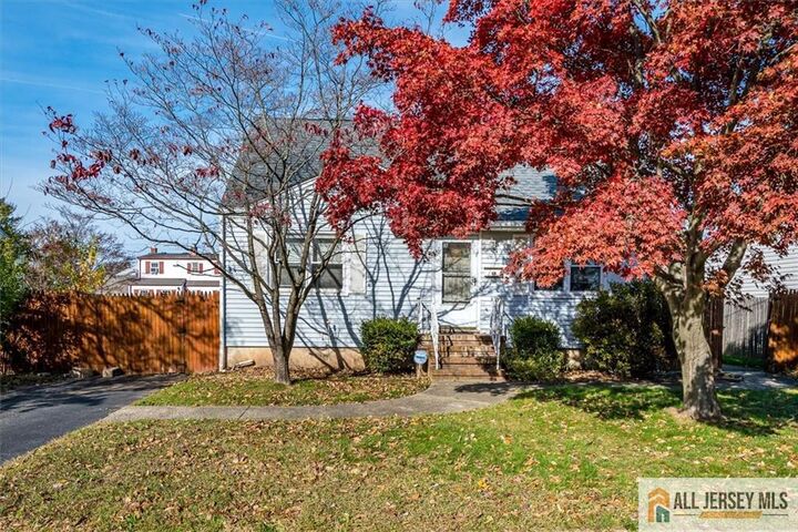 13 Putnam Avenue  Edison NJ 08817 photo