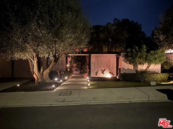 Property Photo:  3056 Corda Dr  CA 90049 