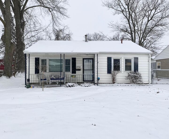 Property Photo: 1734 Ferris Road OH 43224