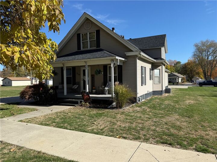 210 S Sheridan Street  Pana IL 62557 photo