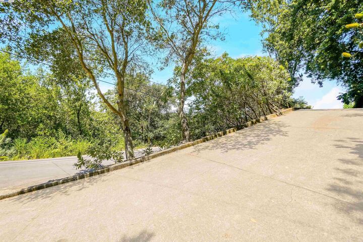 Property Photo: 21 Red Rock Way CA 94903