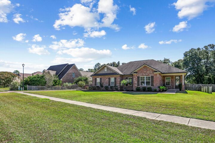 Property Photo:  1488 Mill Creek Drive  FL 32531 