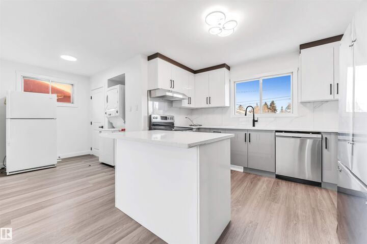 Property Photo:  10751 164 Street NW  AB T5P 3S1 