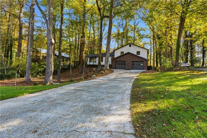 Property Photo:  235 Sabrina Court  GA 30188 