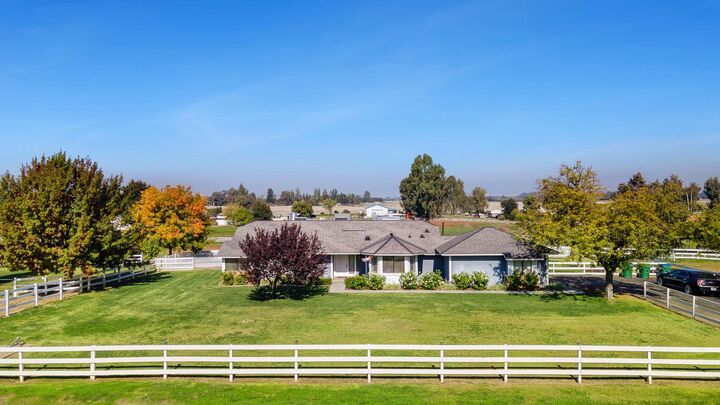 Property Photo:  12804 E Alamos Avenue  CA 93657 