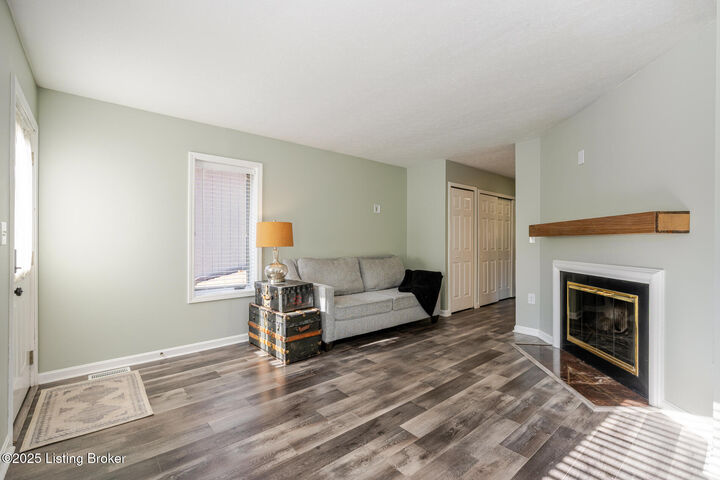 Property Photo: 5560 Forest Lake Dr KY 40059