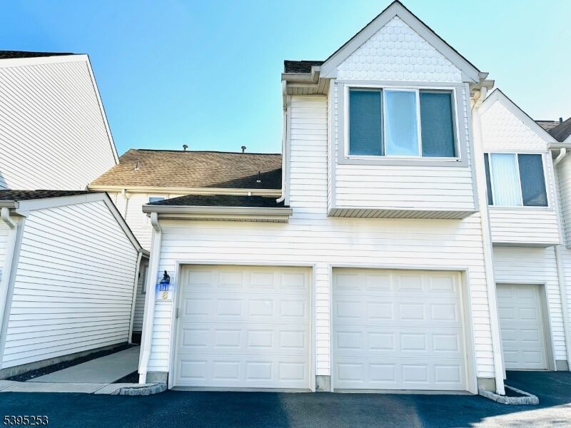 Property Photo:  6 Hancock Ct  NJ 07045 