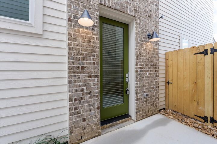 Property Photo:  5616 Bertellis Lane  TX 77091 