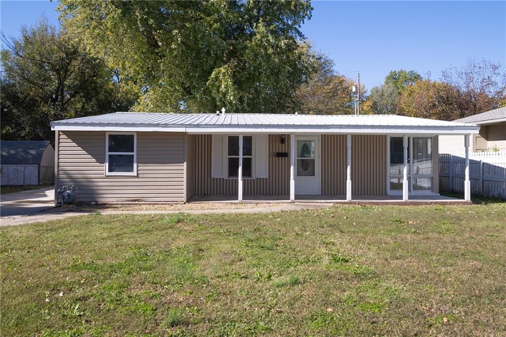 Property Photo:  1915 N 8th Street  KS 67301 