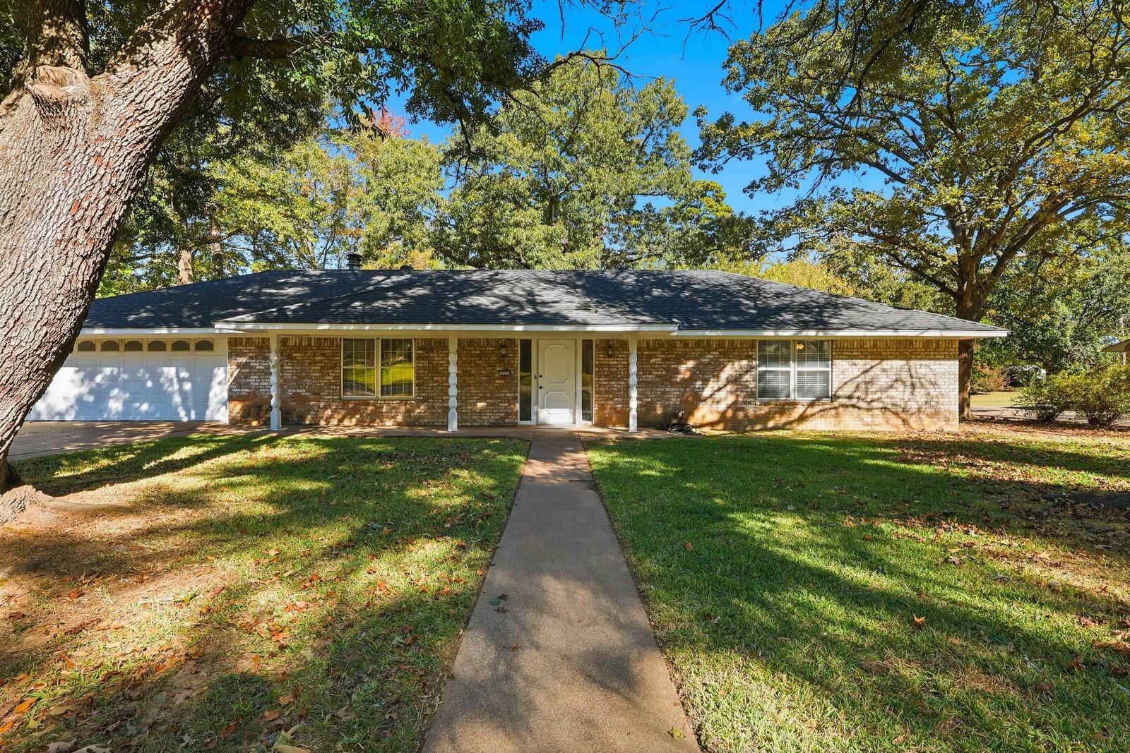 Property Photo: 220 Eitelman Ln TX 75605