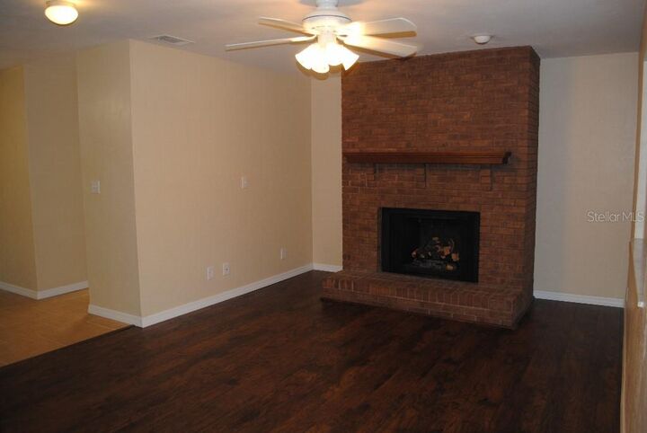 Property Photo:  2829 NW 40th Place  FL 32605 