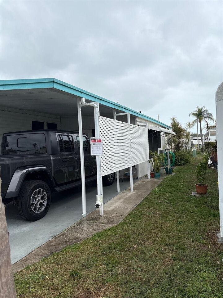 Property Photo: 11076 100th Street 41 FL 33773