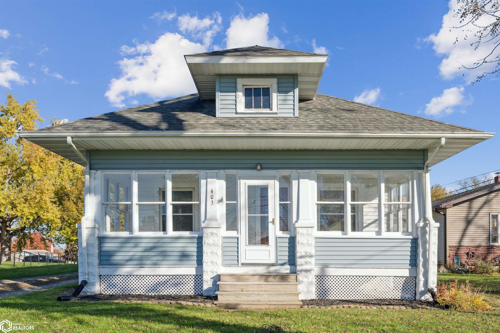 Property Photo:  403 S Webster Street  IA 50142 