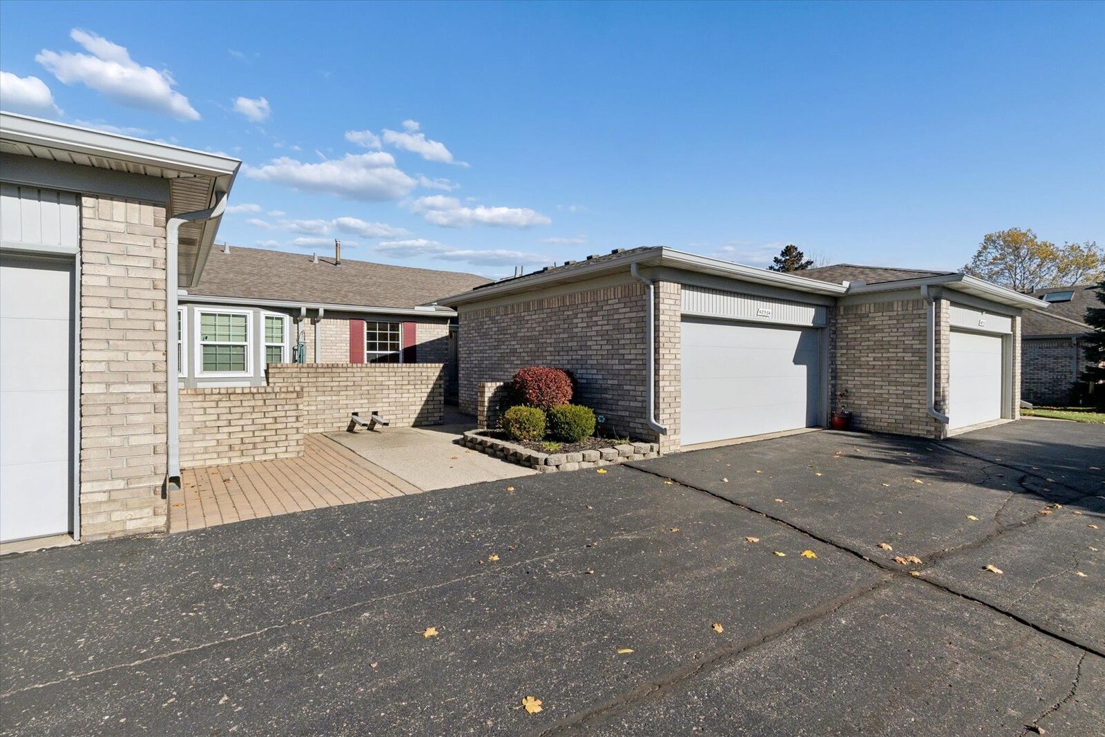 Property Photo: 48564 Hudson Bay Court MI 48315