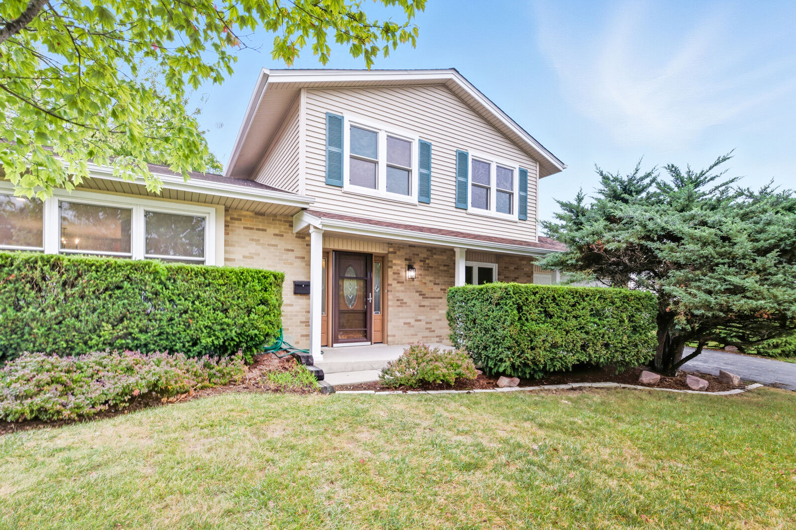 Property Photo: 3725 N Firestone Drive IL 60192