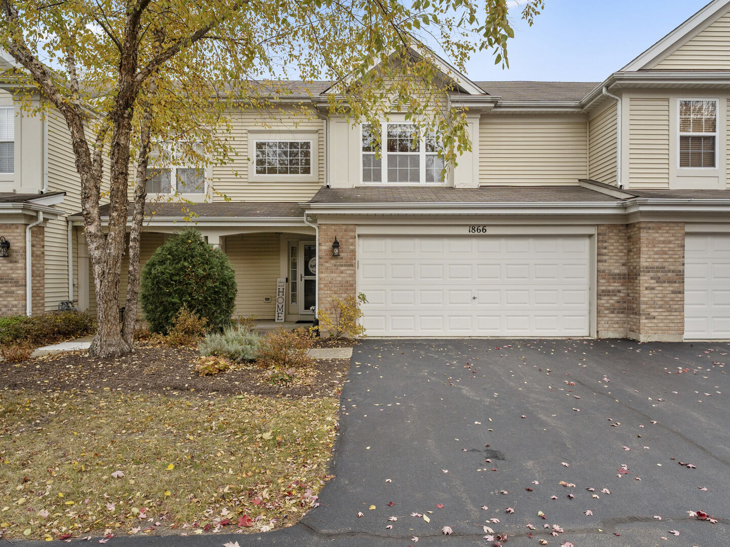 Property Photo:  1866 Waverly Way  IL 60538 