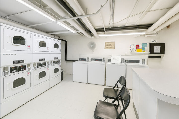 Property Photo: 6300 N Sheridan Road 811 IL 60660