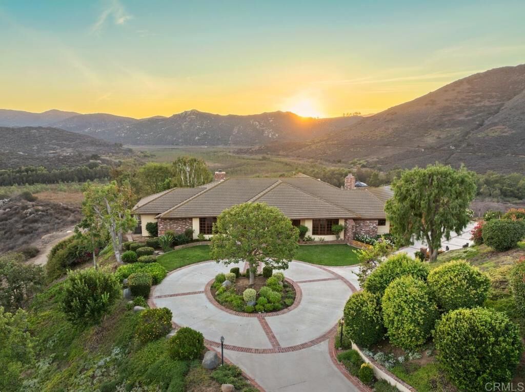 Property Photo:  3652 Monte Real  CA 92029 