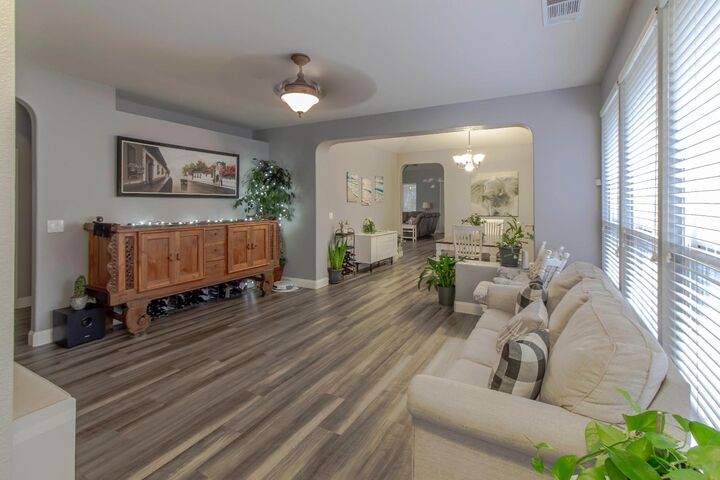 Property Photo: 2816 Cornelius Way CA 95758