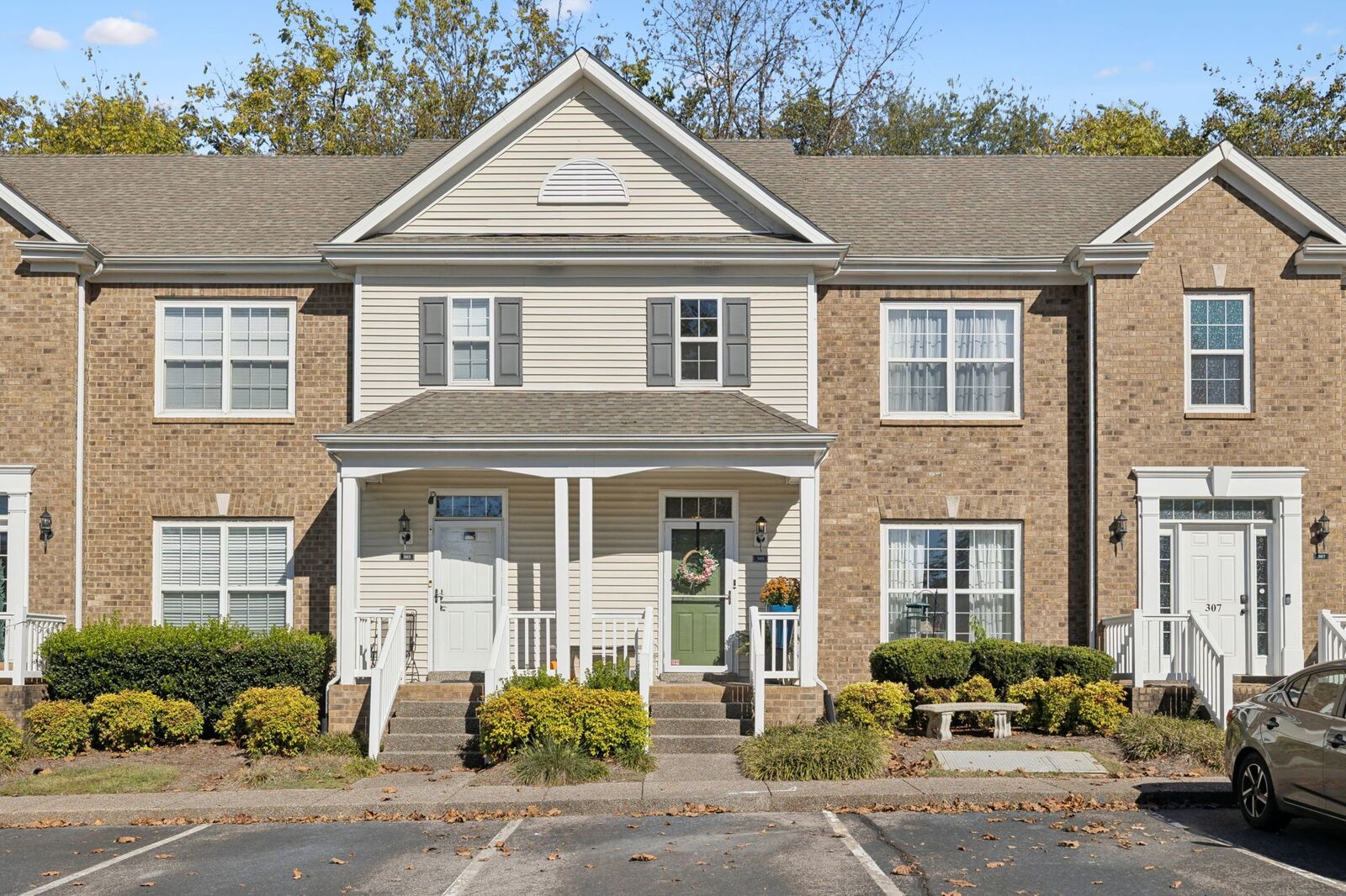 Property Photo:  305 Newport Meadows Cir  TN 37179 