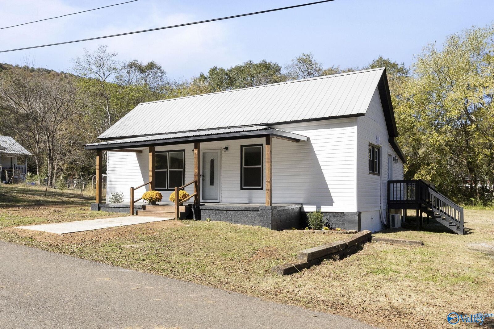 Property Photo: 129 Williamson Street AL 35764