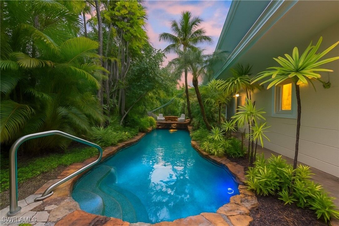 Property Photo: 445 3rd Avenue S 102 FL 34102