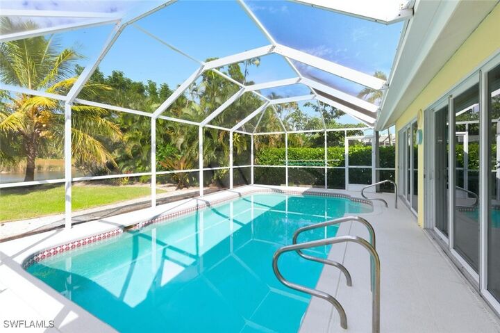 Property Photo:  912 Belville Boulevard  FL 34104 