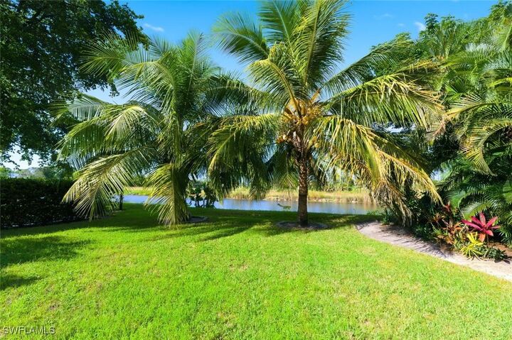 Property Photo:  912 Belville Boulevard  FL 34104 