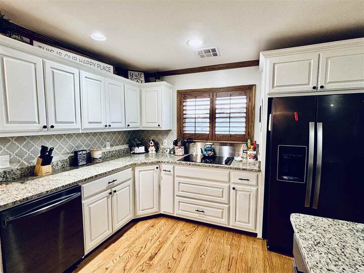 Property Photo:  102 Oak Rd  OK 74056 