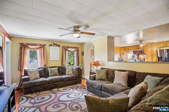 Property Photo: 369 Queens Court NJ 07450