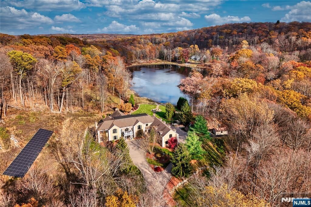 Property Photo:  305 Green Road  NJ 07871 