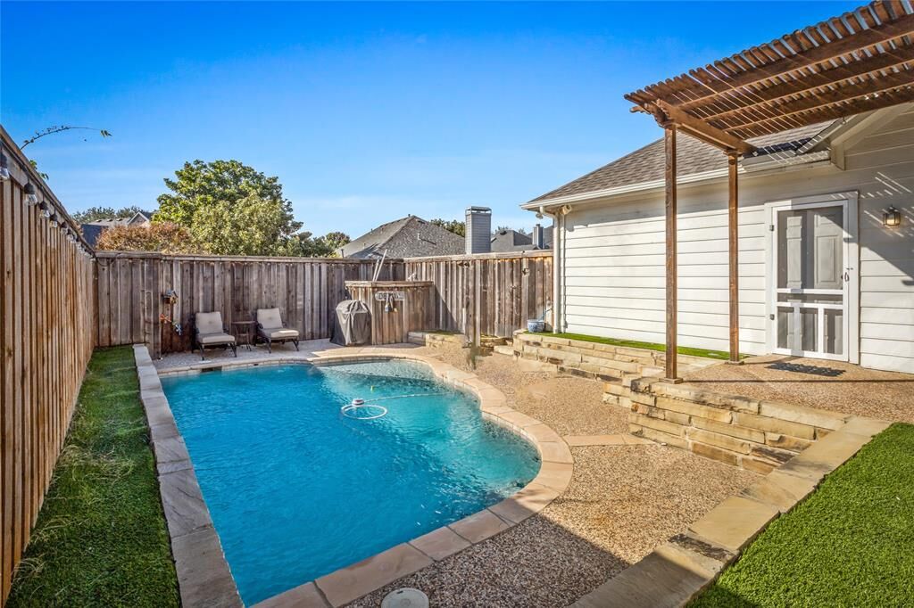 Property Photo:  310 Wrotham Lane  TX 75013 