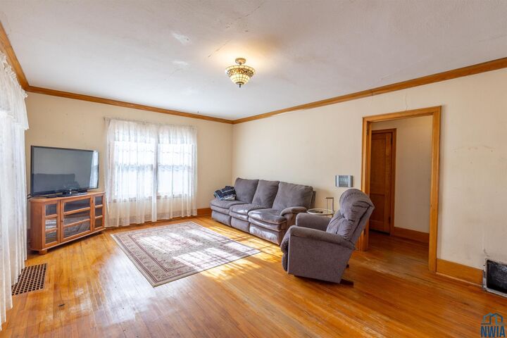 Property Photo: 904 12th Street IA 51040