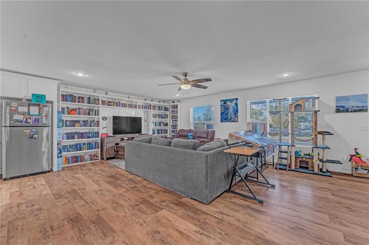 Property Photo:  501 S 12th Street  AR 72756 