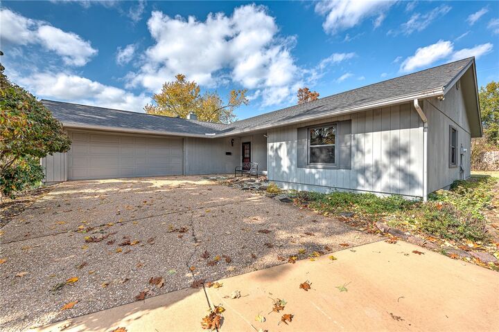 Property Photo: 1217 W Countrywood Circle AR 72756