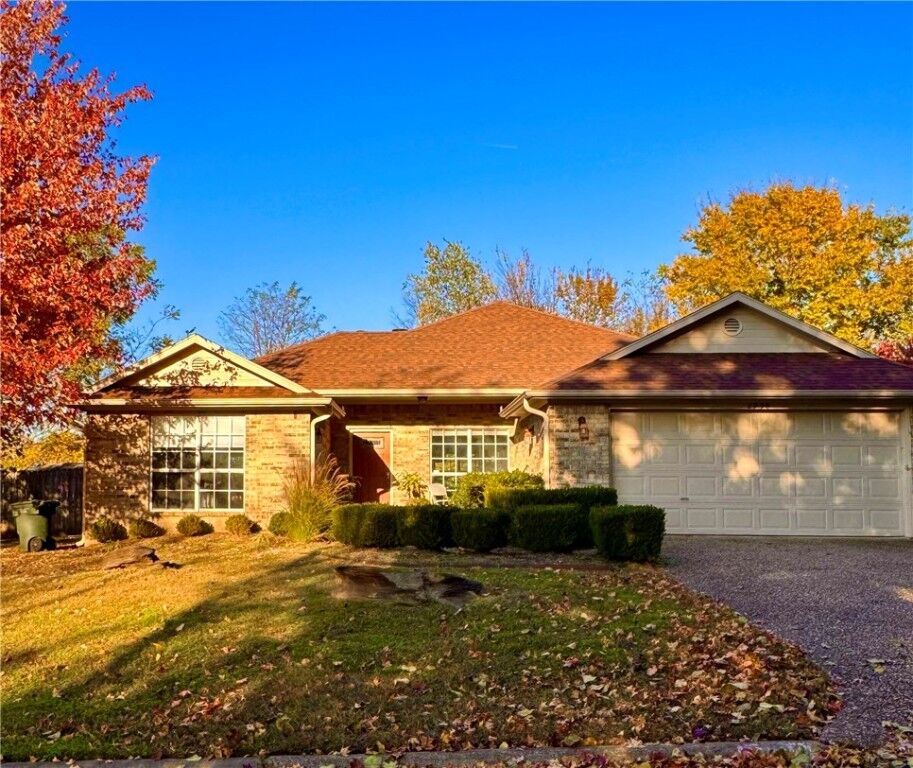 Property Photo: 2938 Whippoorwill Lane AR 72701