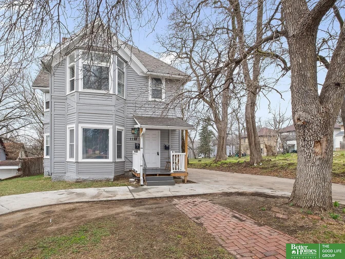 Property Photo: 1112 N 40th Street NE 68131