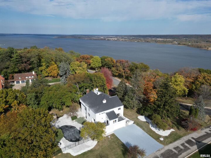 Property Photo:  4119 N Grandview Drive  IL 61614 