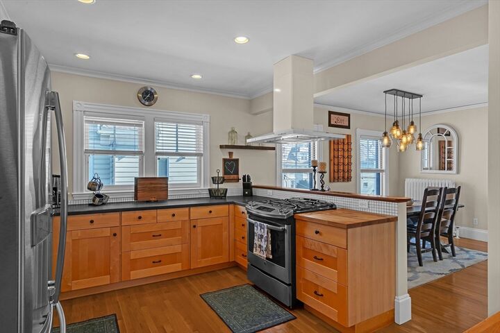 Property Photo:  31 Morse Street 2  MA 02472 