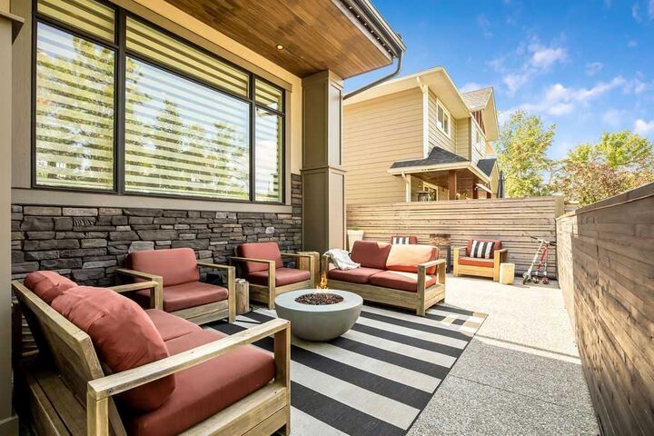 Property Photo: 68 White Oak Crescent SW AB T3C 3J8