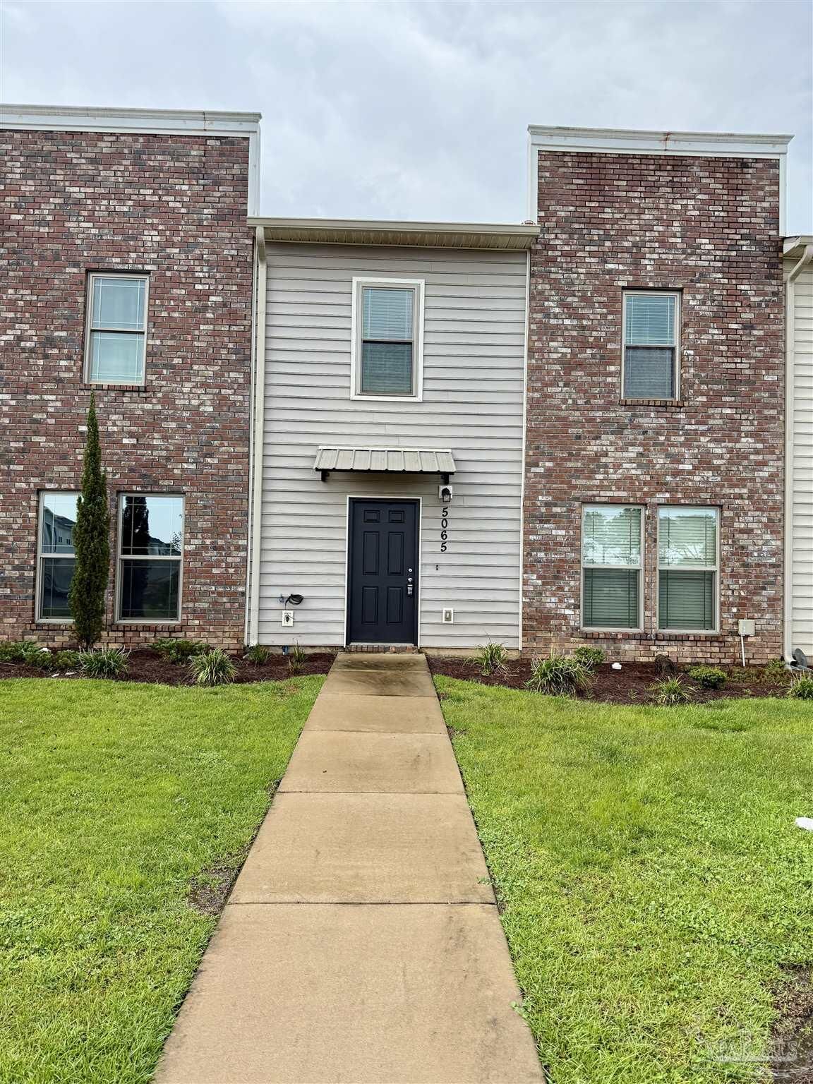 Property Photo: 5065 Peach Dr FL 32571