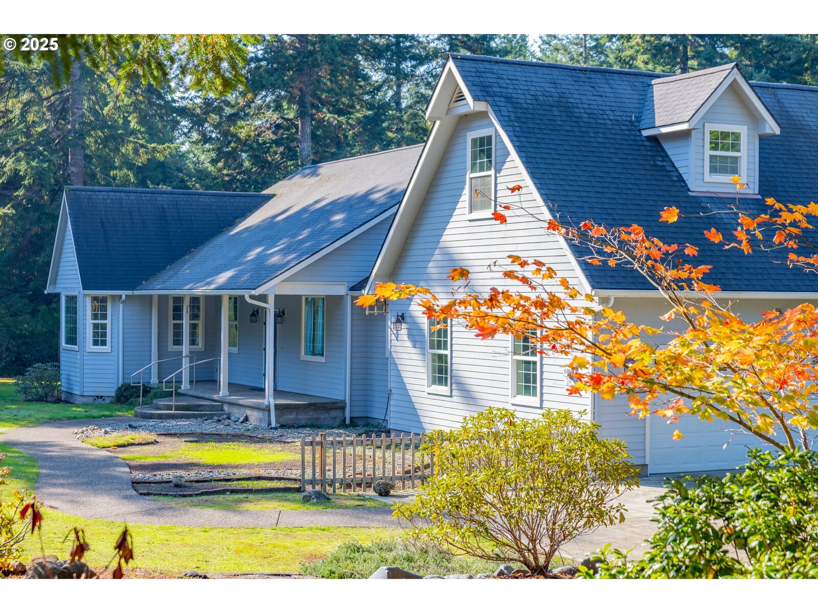 Property Photo:  89494 Sunny Loop Ln  OR 97411 