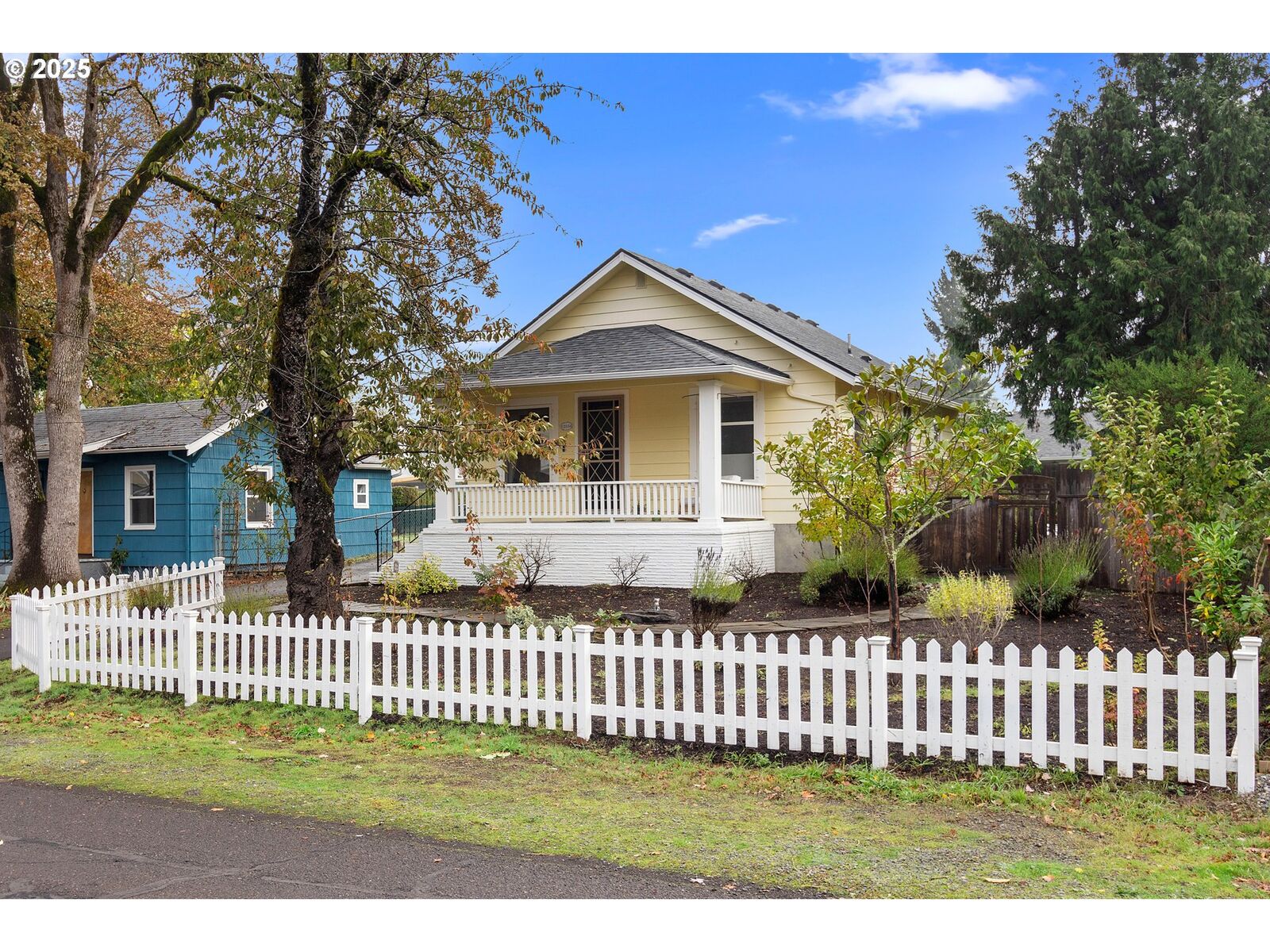 Property Photo: 12556 SE 23rd Ave OR 97222