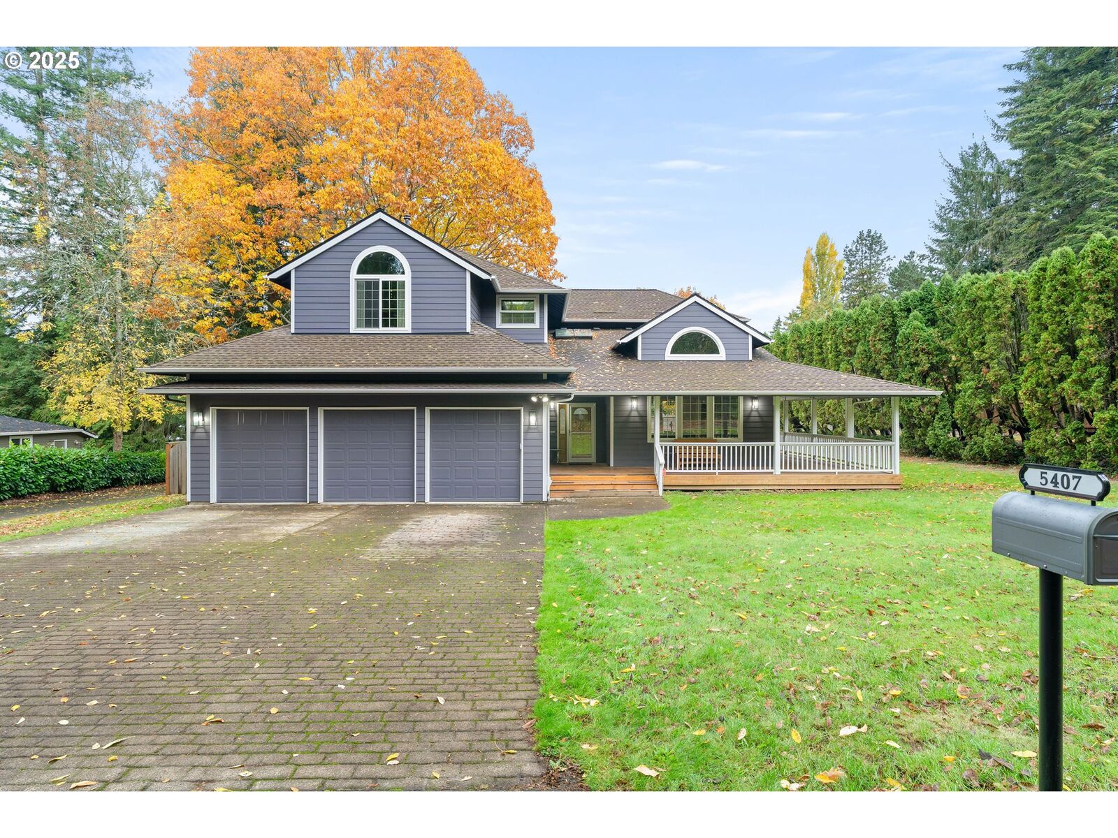 Property Photo:  5407 SW 63rd Ave  OR 97221 