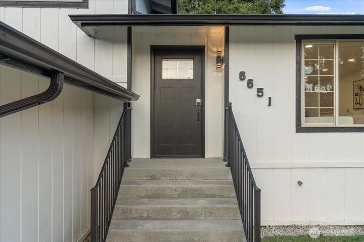 Property Photo: 6651 E Grandview Avenue WA 98404