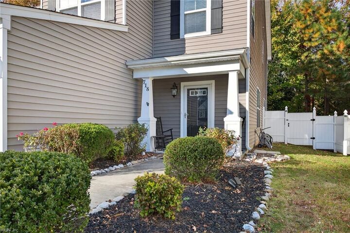 Property Photo: 718 Albertine Ct 14A VA 23320